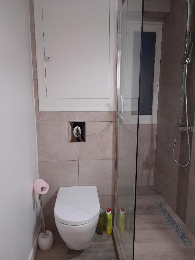 Studio 4 Couchages Apartment Орон Екстериор снимка