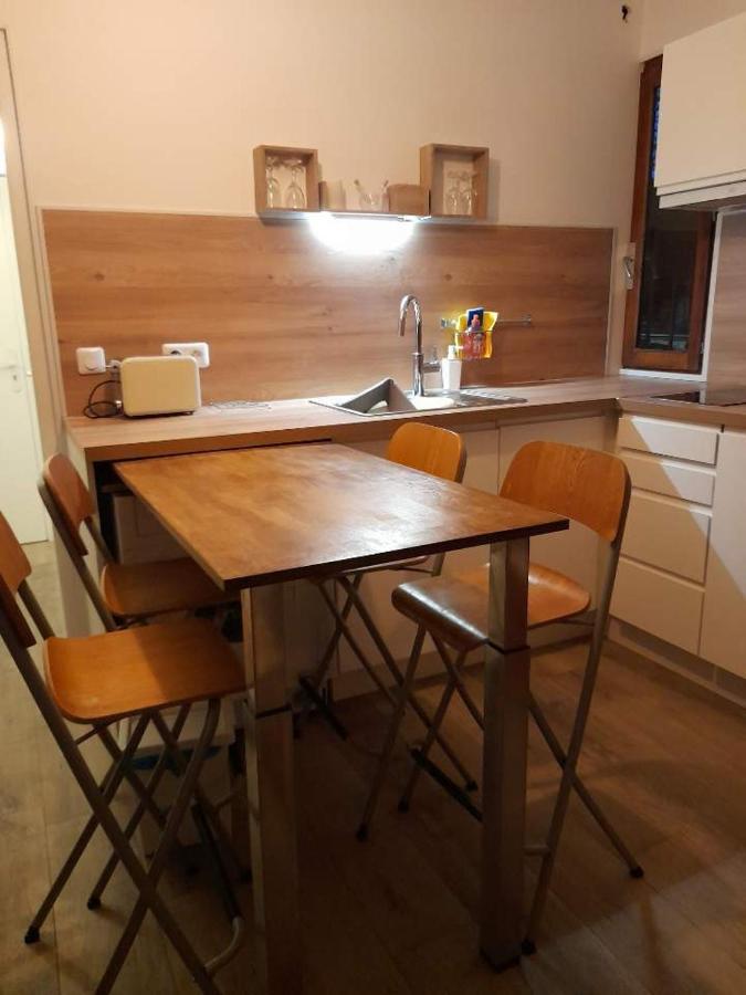 Studio 4 Couchages Apartment Орон Екстериор снимка